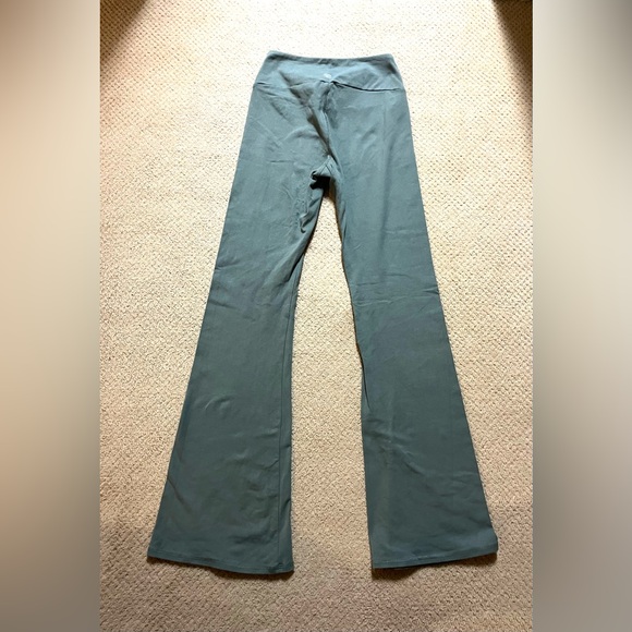 Forever 21 sage green flair activewear leggings size S - Picture 3 of 5
